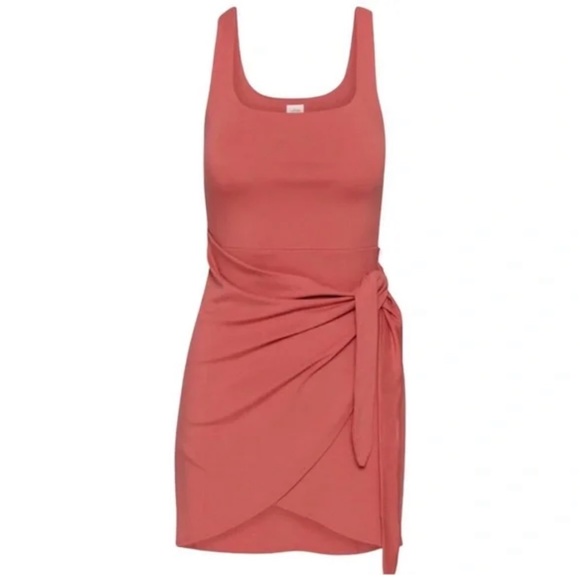NWT Aritzia Saturn Mini Dress - Rosy Red - Size Small - Picture 1 of 3